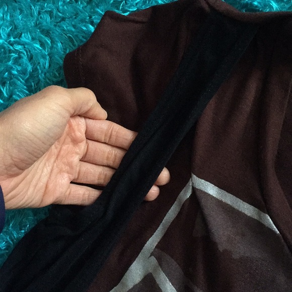 Cotton Candy brown & silver v-neck top - Picture 4 of 8